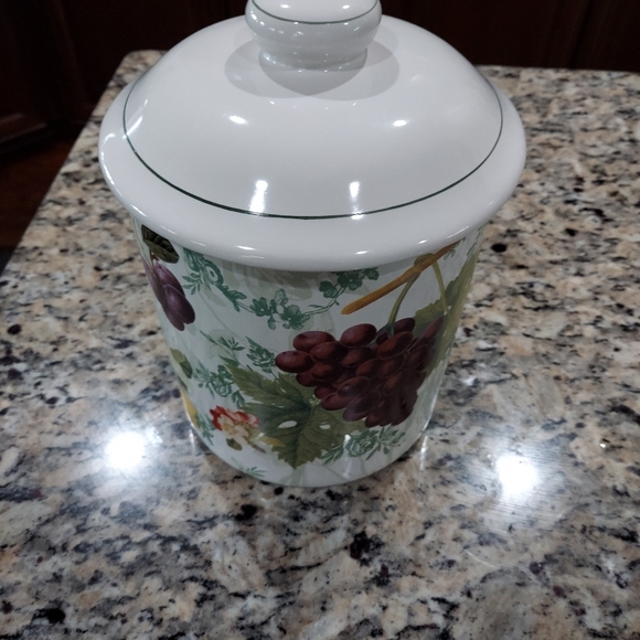 Pamela Gladding Canister - Picture 4 of 7